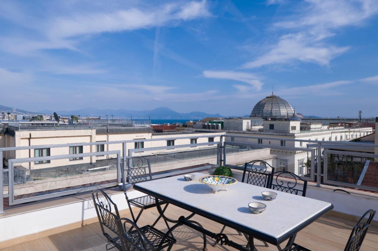 Royal Boutique Napoli Hotell Exteriör bild